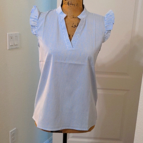 NWOT Women's Striped Ruffle Cap Sleeve Notched V Neck Blouse - Picture 4 of 8